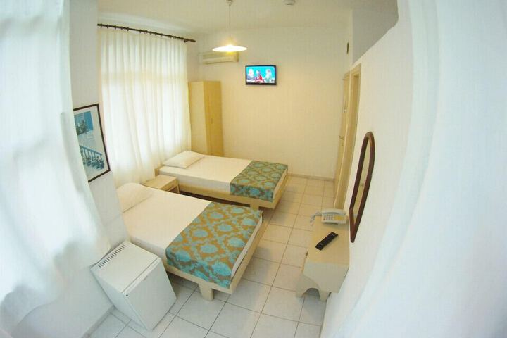 Room 6 of 17