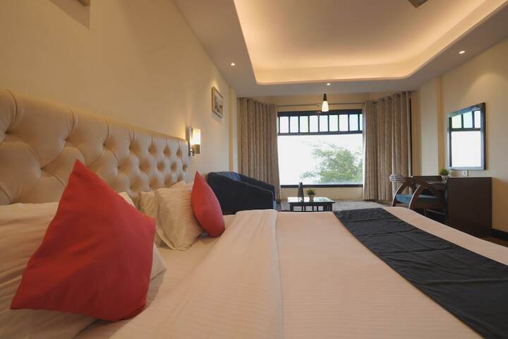 Room 33 of 79