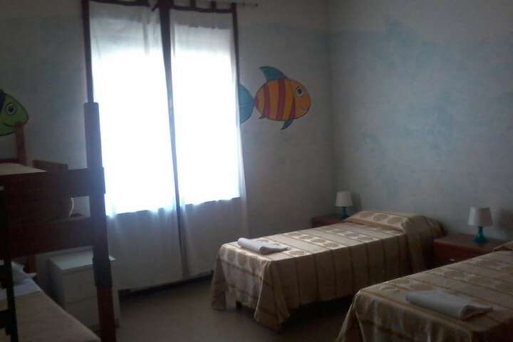 Room 5 of 9