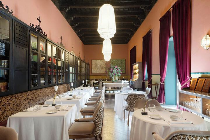 Dining 63 of 99