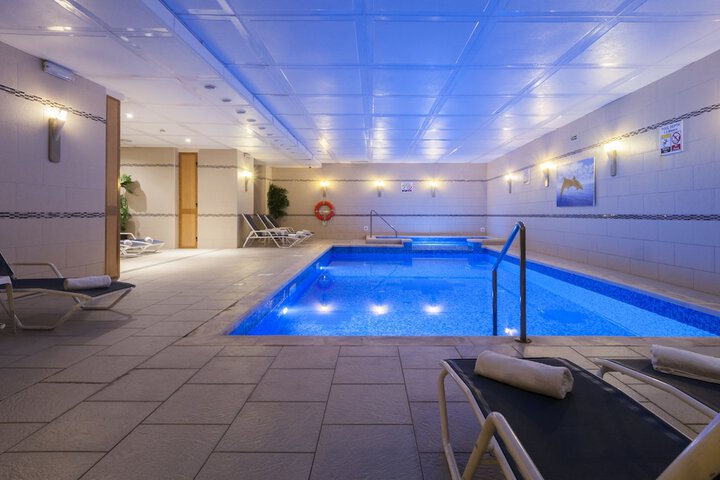 Pool Hotel