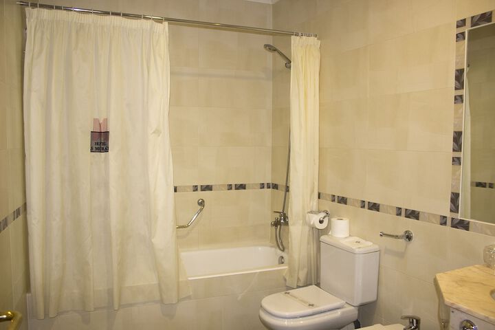 Room 48 of 74