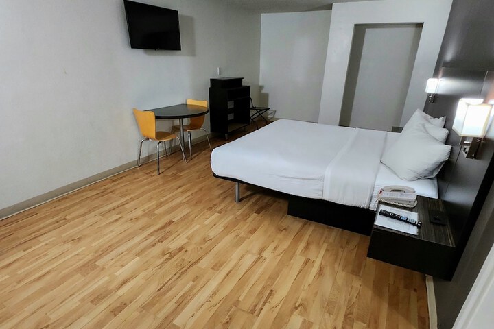 Room 5 of 21