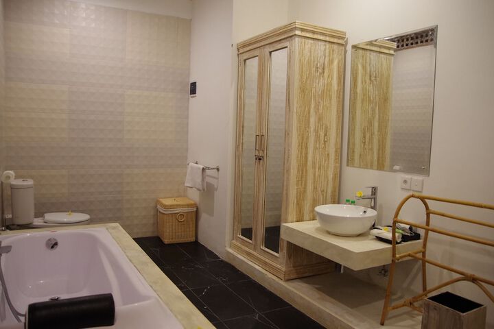 Bathroom Photo