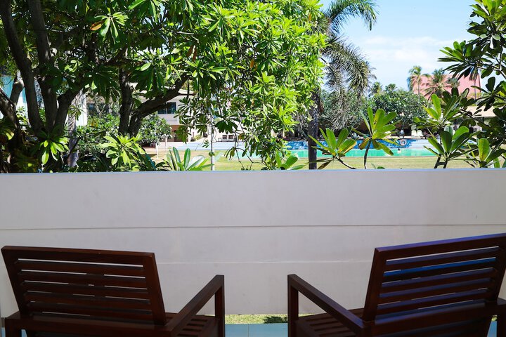Hotel Exterior 160 of 162