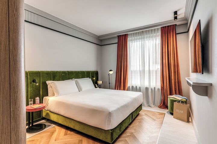 Room 3 of 47