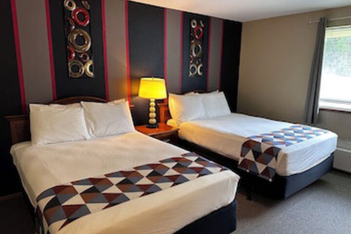 Room 103 of 390