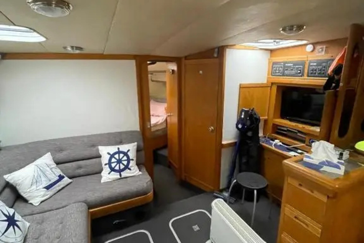 Room 2 of 18