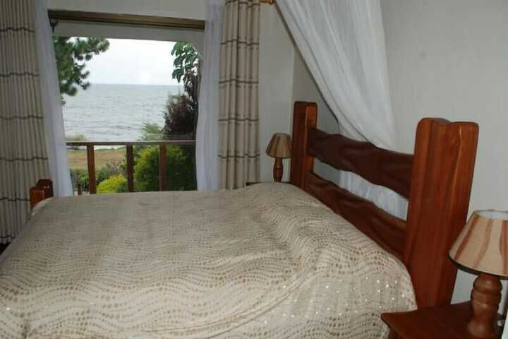 Room 2 of 16