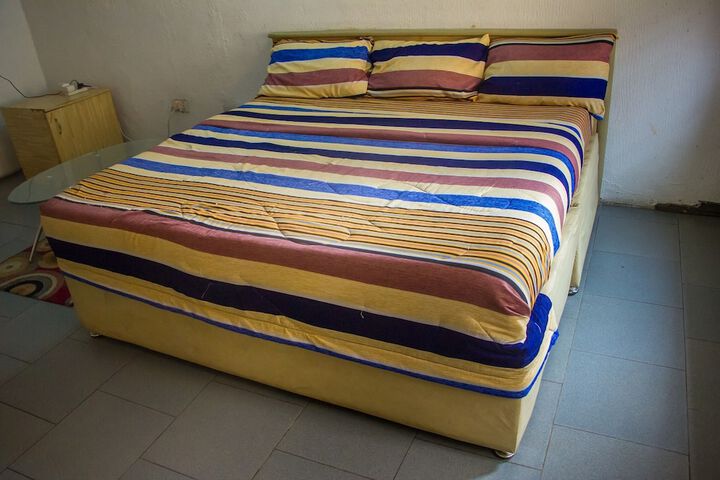 Room 8 of 34