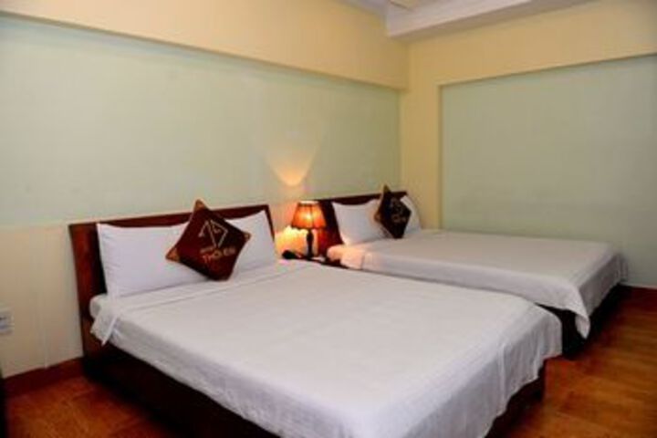 Room 10 of 22