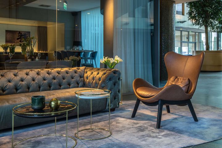 Guest Lobby