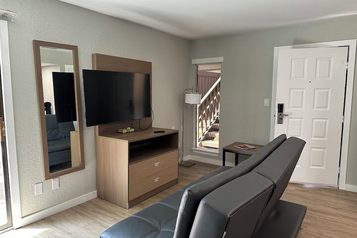 Room 34 of 38