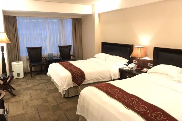 Room 8 of 43
