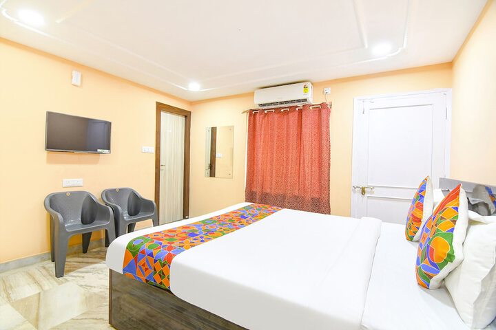 Room 15 of 32