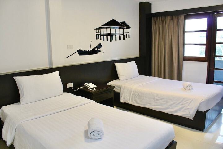 Room 9 of 64