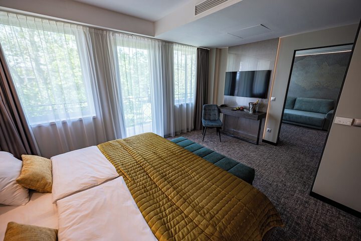 Room 37 of 68