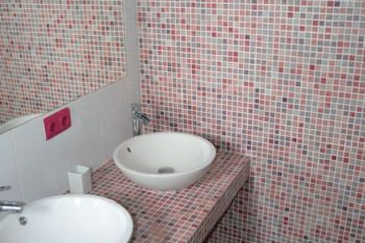 Room 7 of 42