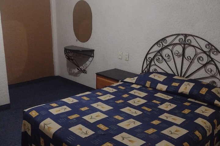 Room 2 of 19