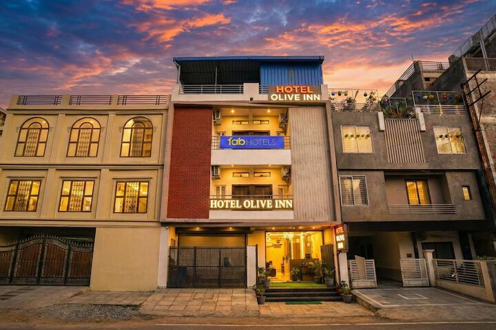 Fabhotel Olive Inn