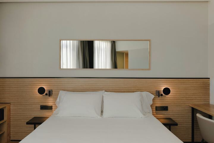 Room 13 of 45