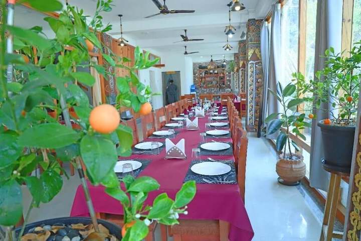Dining 7 of 9