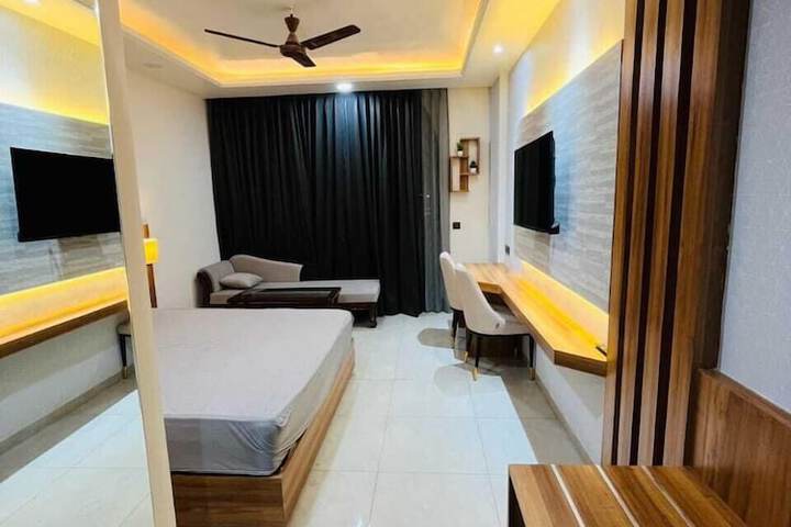 Room 3 of 6