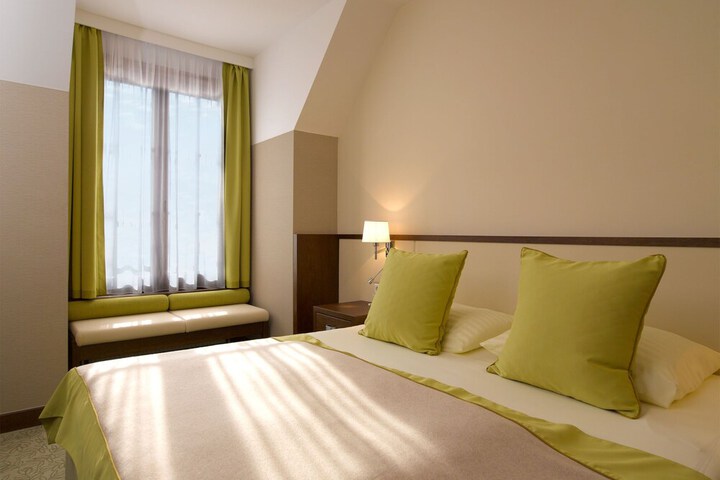 Room 10 of 54