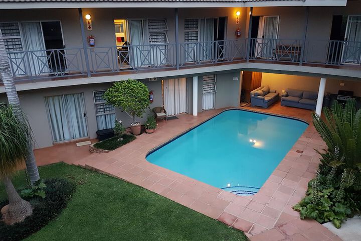 Hotel Pool