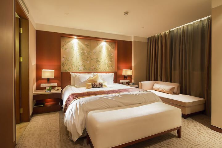Room 14 of 38