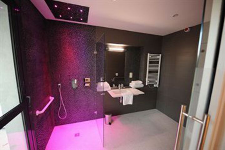 Room 2 of 11