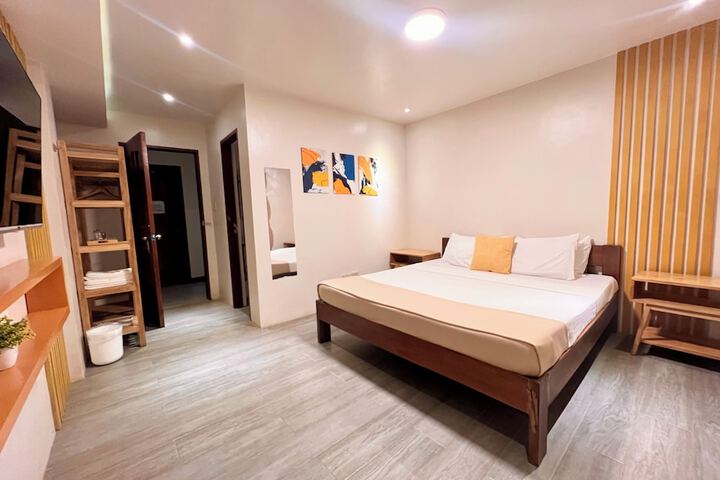 Room 7 of 24
