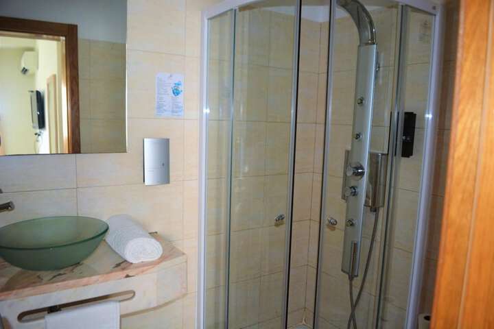 Room 35 of 58