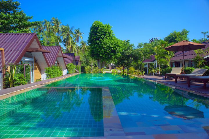 Pool 40 of 81