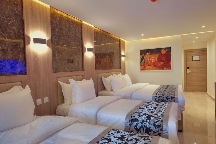 Room 2 of 30