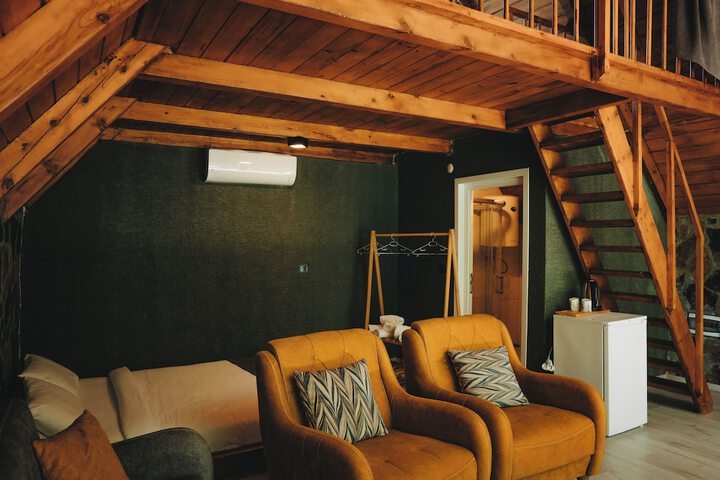 Room 6 of 44