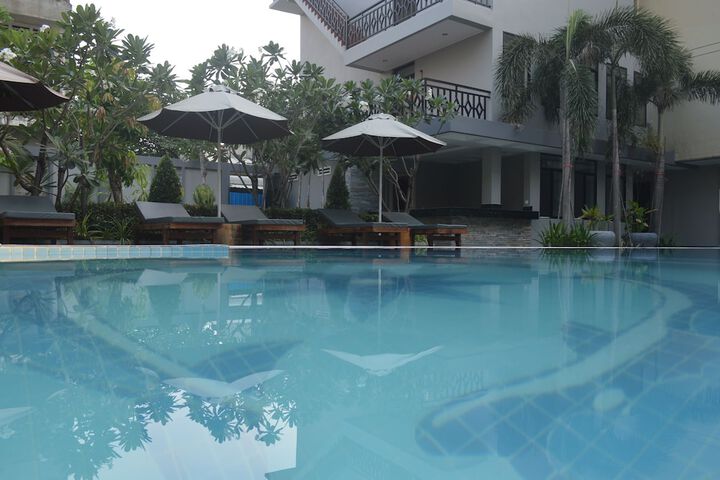 Hotel Pool