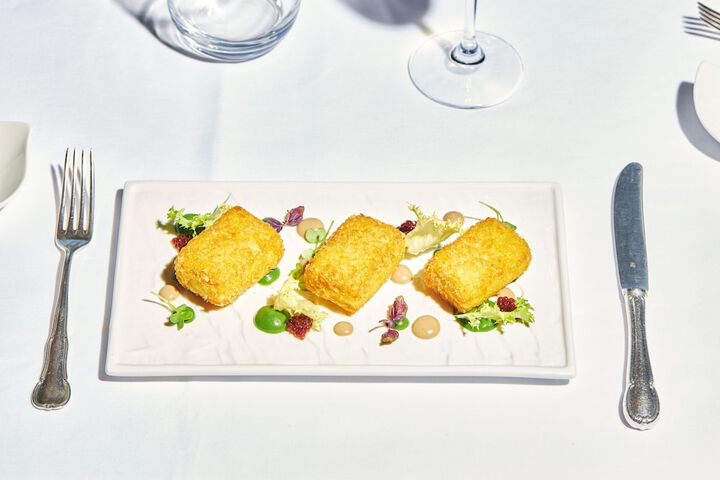 Dining 102 of 148