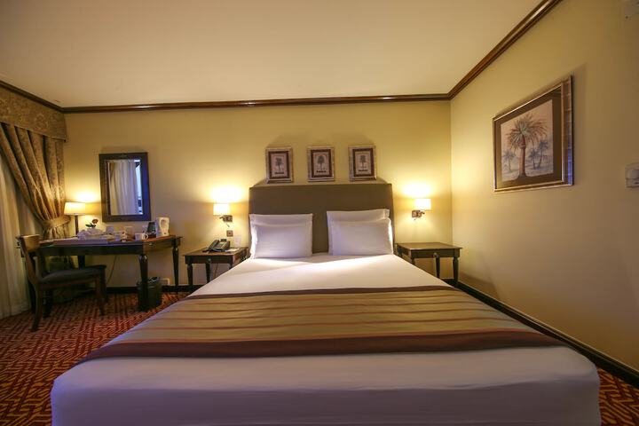 Room 13 of 108