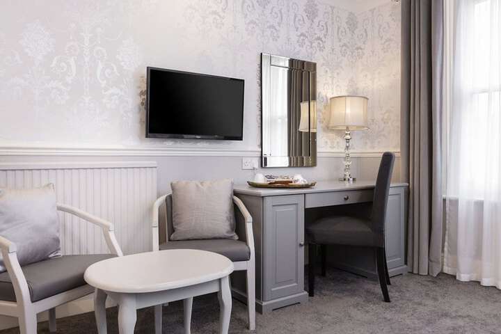 Room 4 of 46