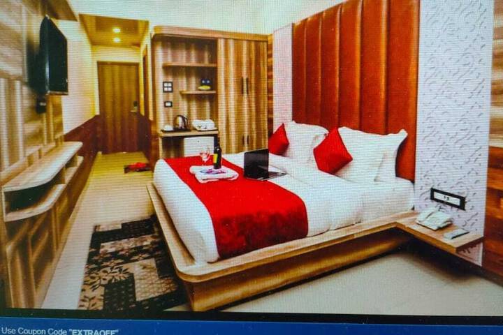 Room 11 of 27