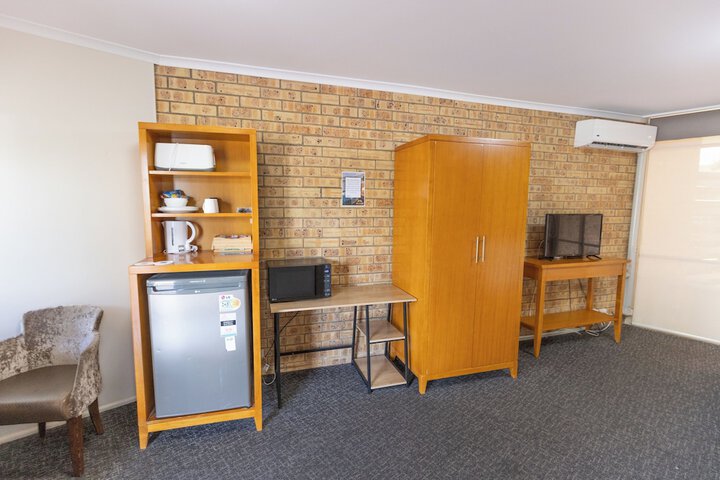 Room 11 of 65