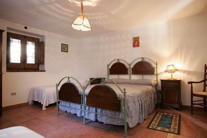 Room 2 of 42