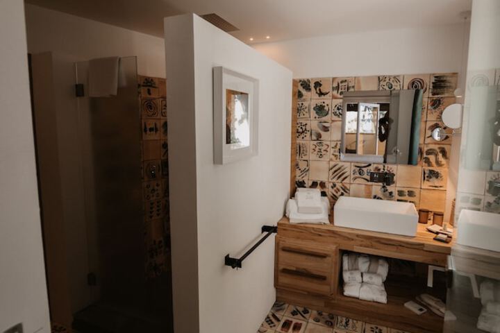 Room 77 of 134