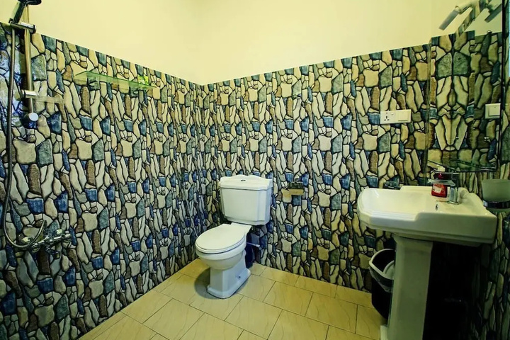 Room 8 of 24