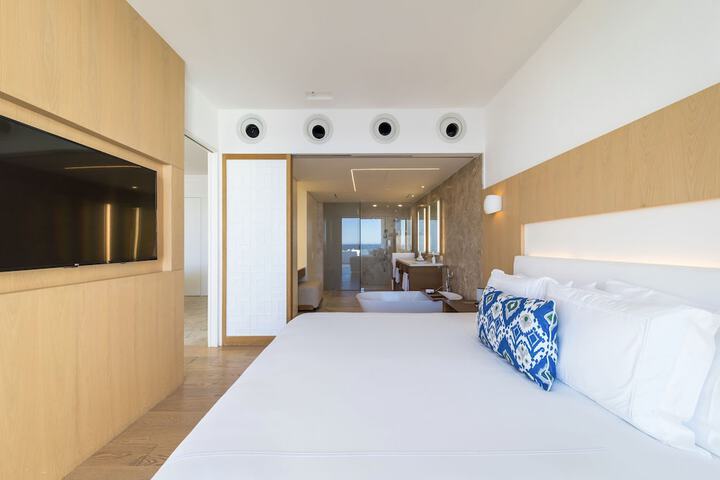 Room 17 of 163