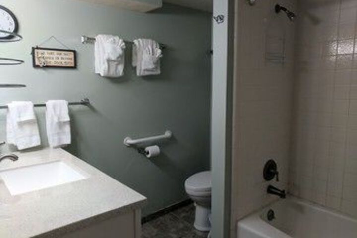 Room 5 of 20