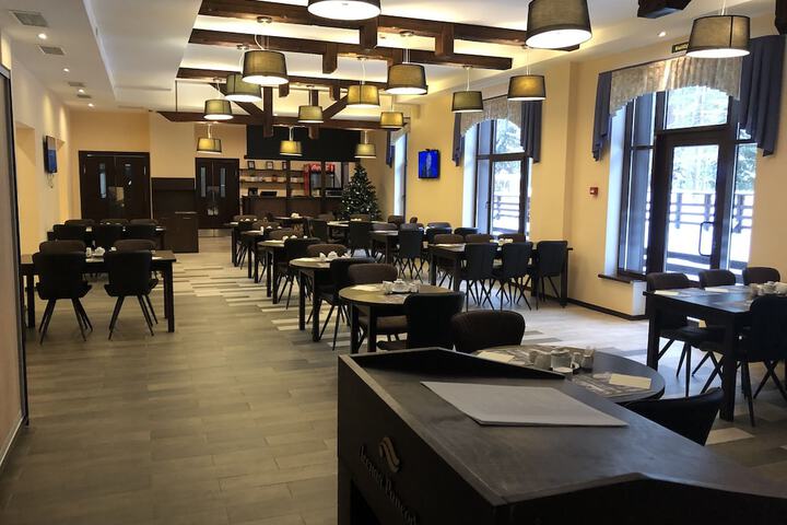 Dining 95 of 109