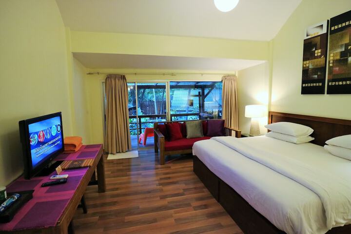 Room 21 of 100