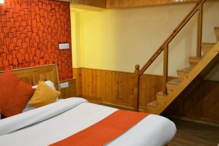 Room 4 of 20